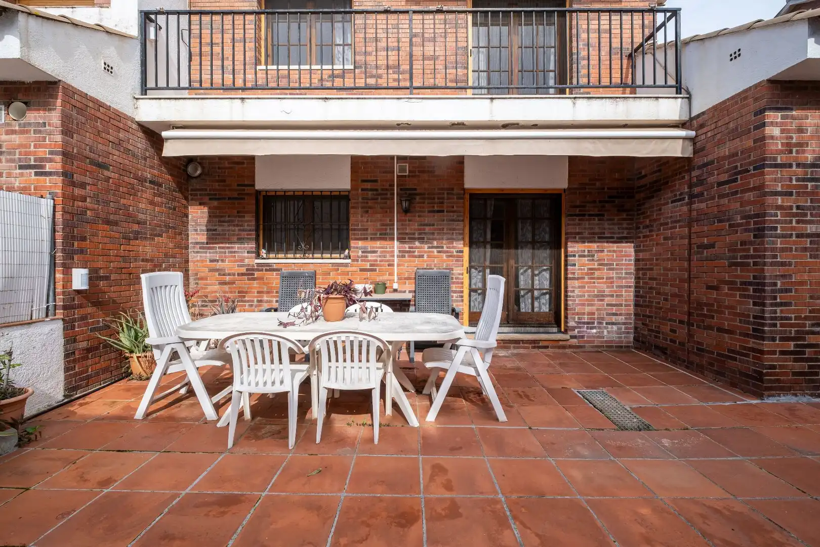 Detached homes for sale in Sector Est