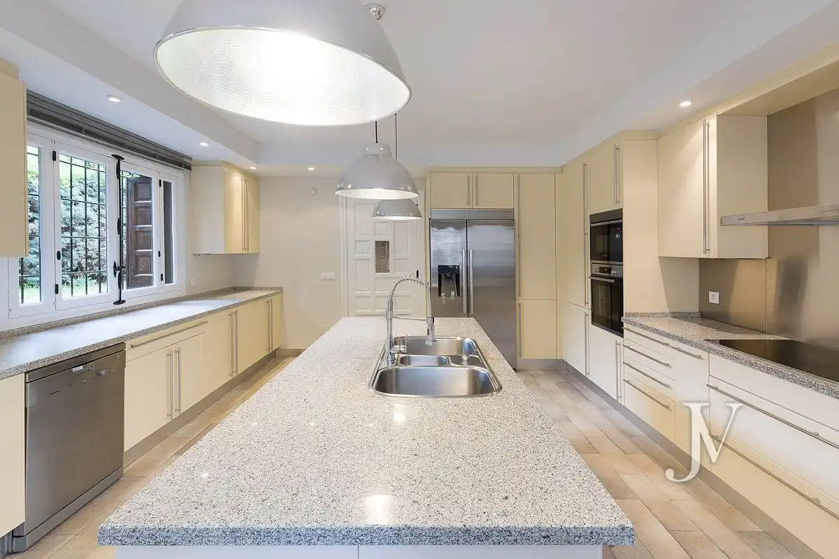 Kitchen of Houses for rent in Madrid  with Air Conditioner, Heating and Private garden