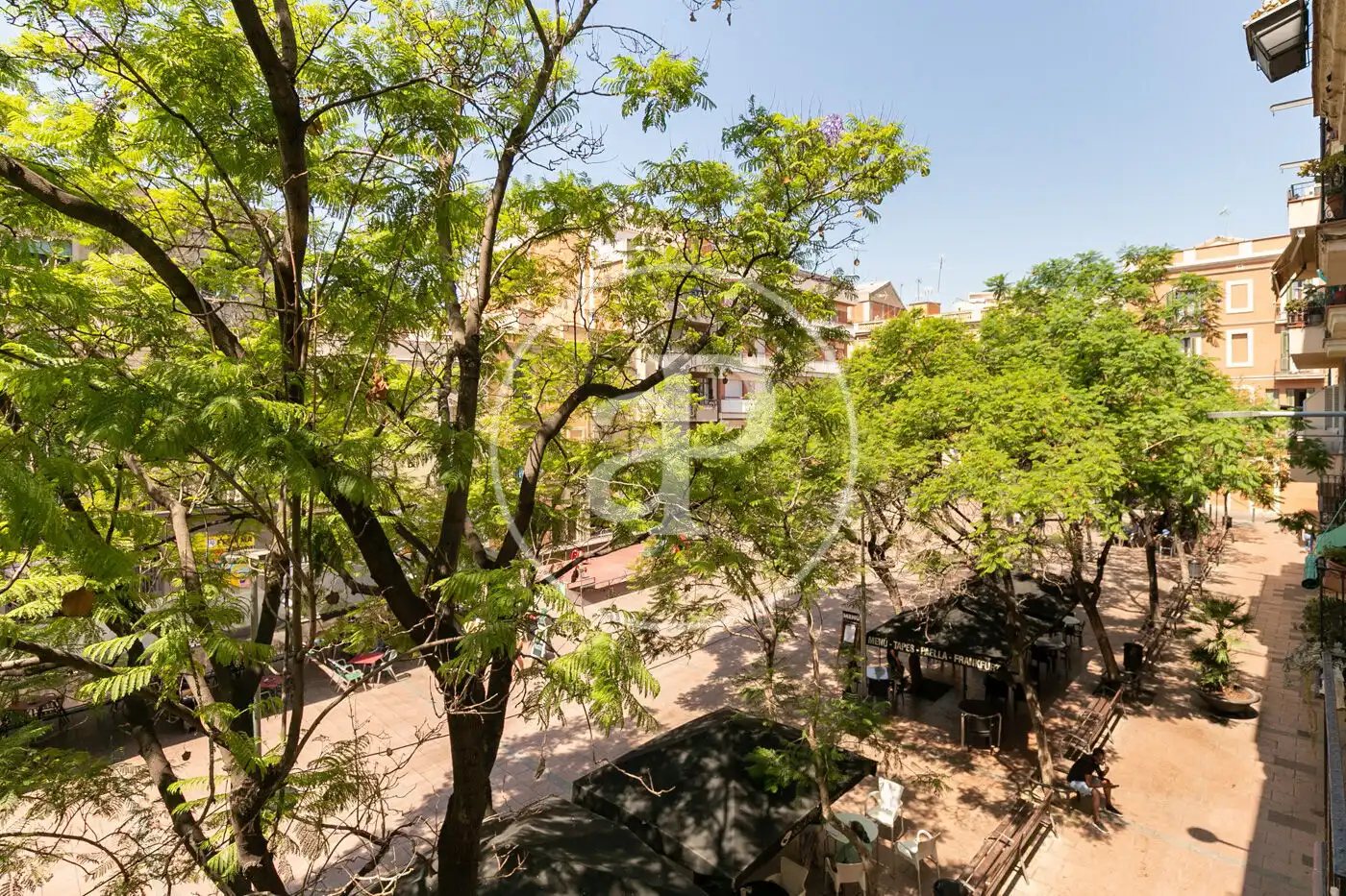 Außenansicht von Wohnung zum Verkauf in Barcelona mit Klimaanlage, Heizung und Terrasse
