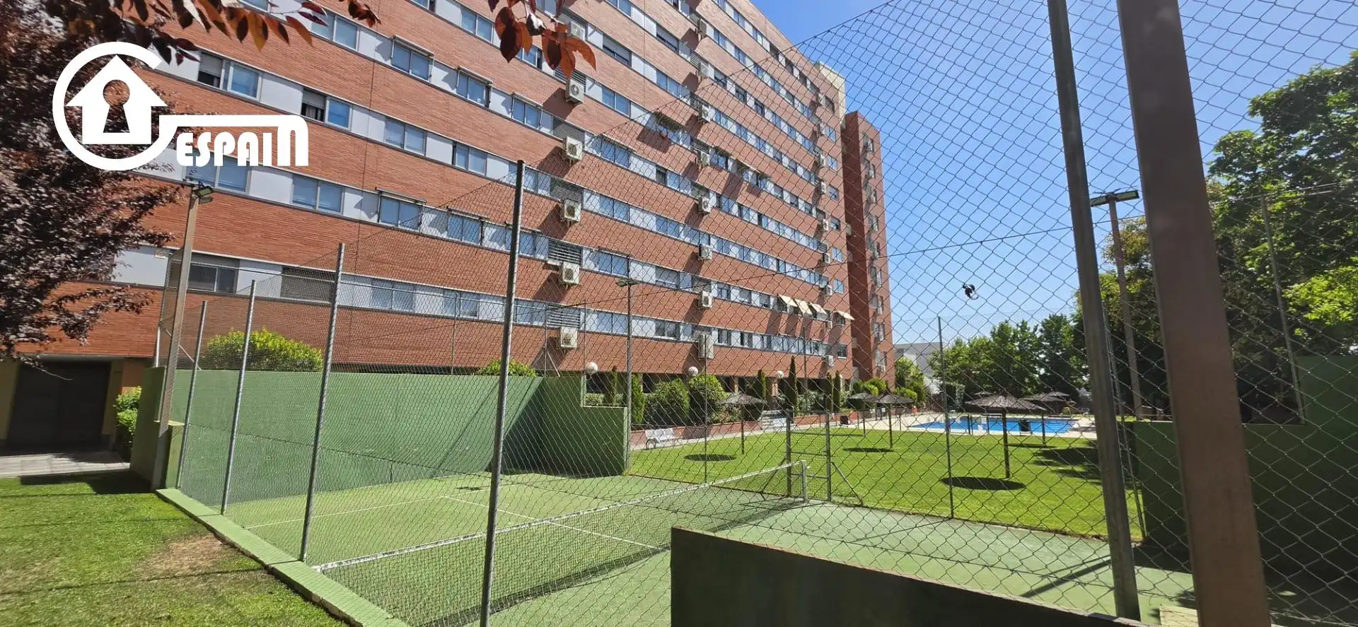 Außenansicht von Wohnung zum Verkauf in Madrid mit Klimaanlage, Heizung und Privatgarten