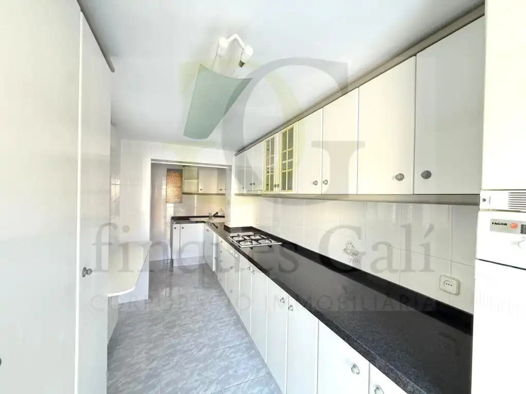Kitchen of Flat for sale in Manresa  with Terrace, Storage room and Oven