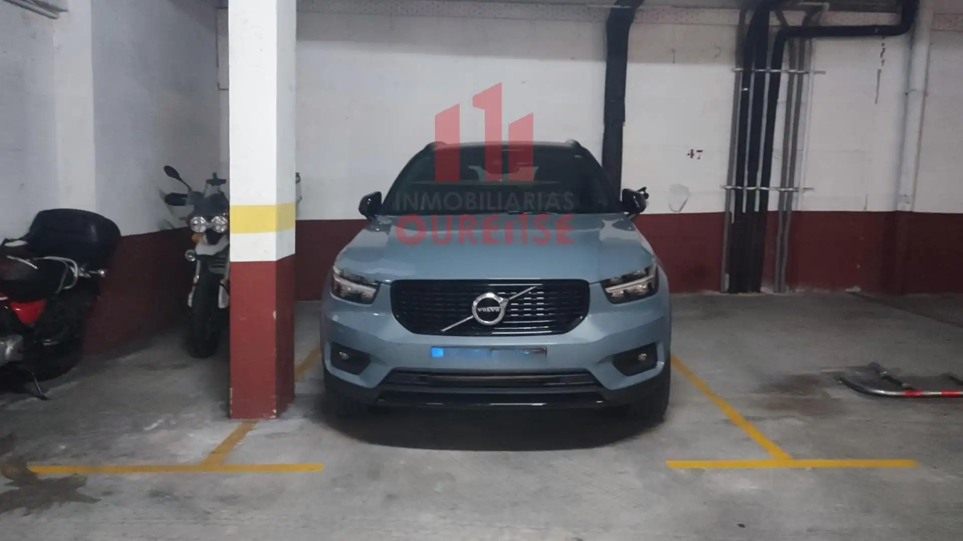 Aparcament de Pis en venda en San Cibrao das Viñas amb Calefacció, Traster i Balcó