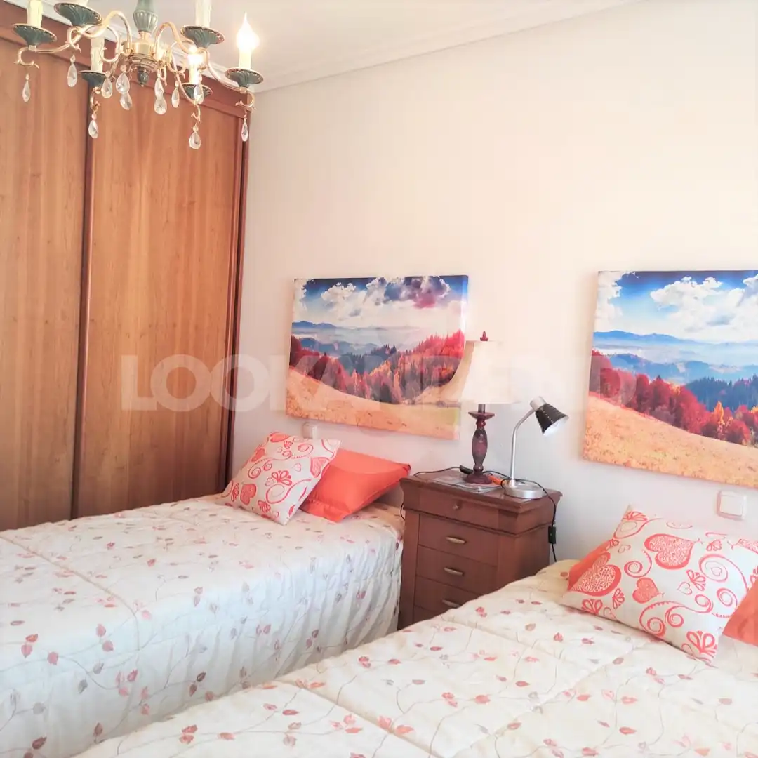 Bedroom of Flat for rent in Salamanca  with Heating, Parquet flooring and Furnished