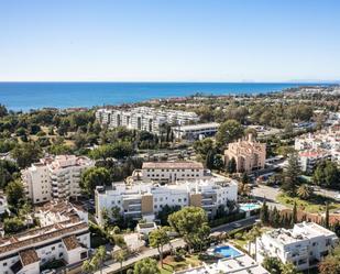 Vista exterior de Apartament en venda en Marbella amb Terrassa i Piscina