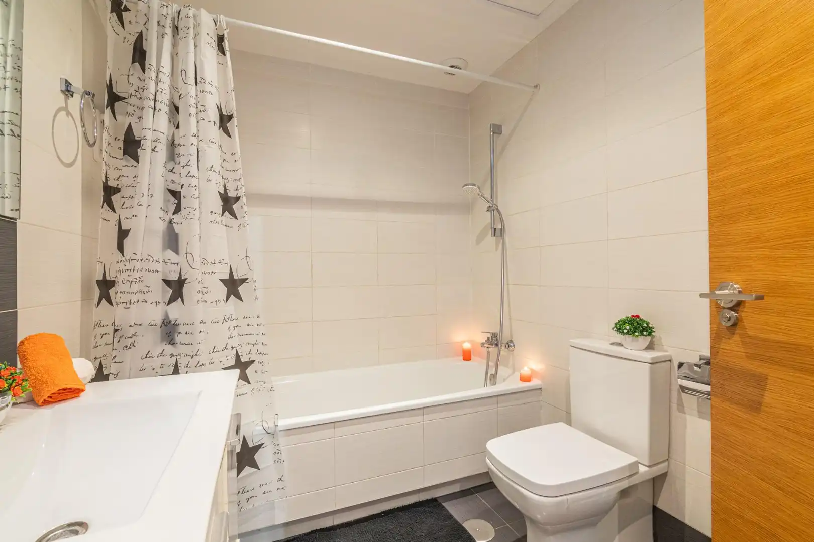 Bathroom of Flat for sale in Crevillent  with Air Conditioner, Terrace and Community pool