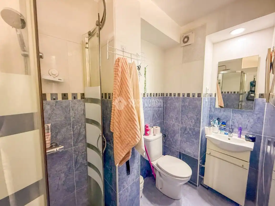 Baño de Piso en venta en Parla con Aire acondicionado y Calefacción