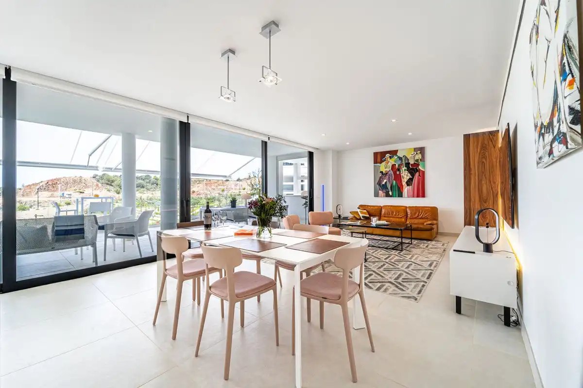 Comedor de Apartamento en venta en Fuengirola con Aire acondicionado, Trastero y Piscina comunitaria