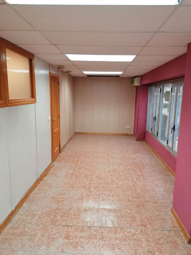 Office to rent in Torrent  with Air Conditioner