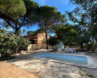 Schwimmbecken von Haus oder Chalet miete in Begues mit Heizung, Parkett und Terrasse