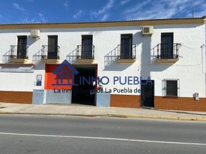 Vista exterior de Edifici en venda en Gibraleón