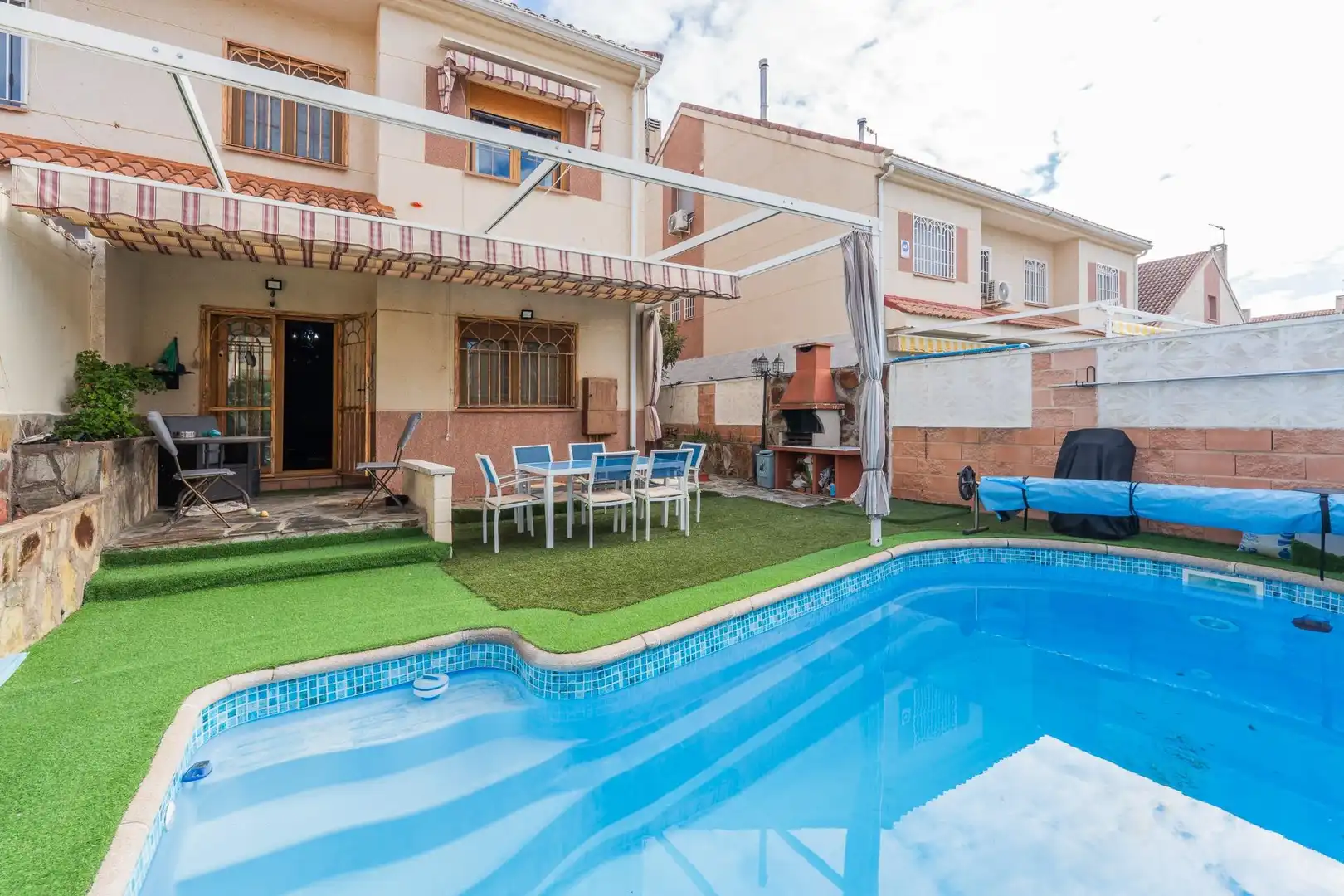 Casa adosada en venta en Calle Calle de Príncipe de Asturias, 19, Las Lomas