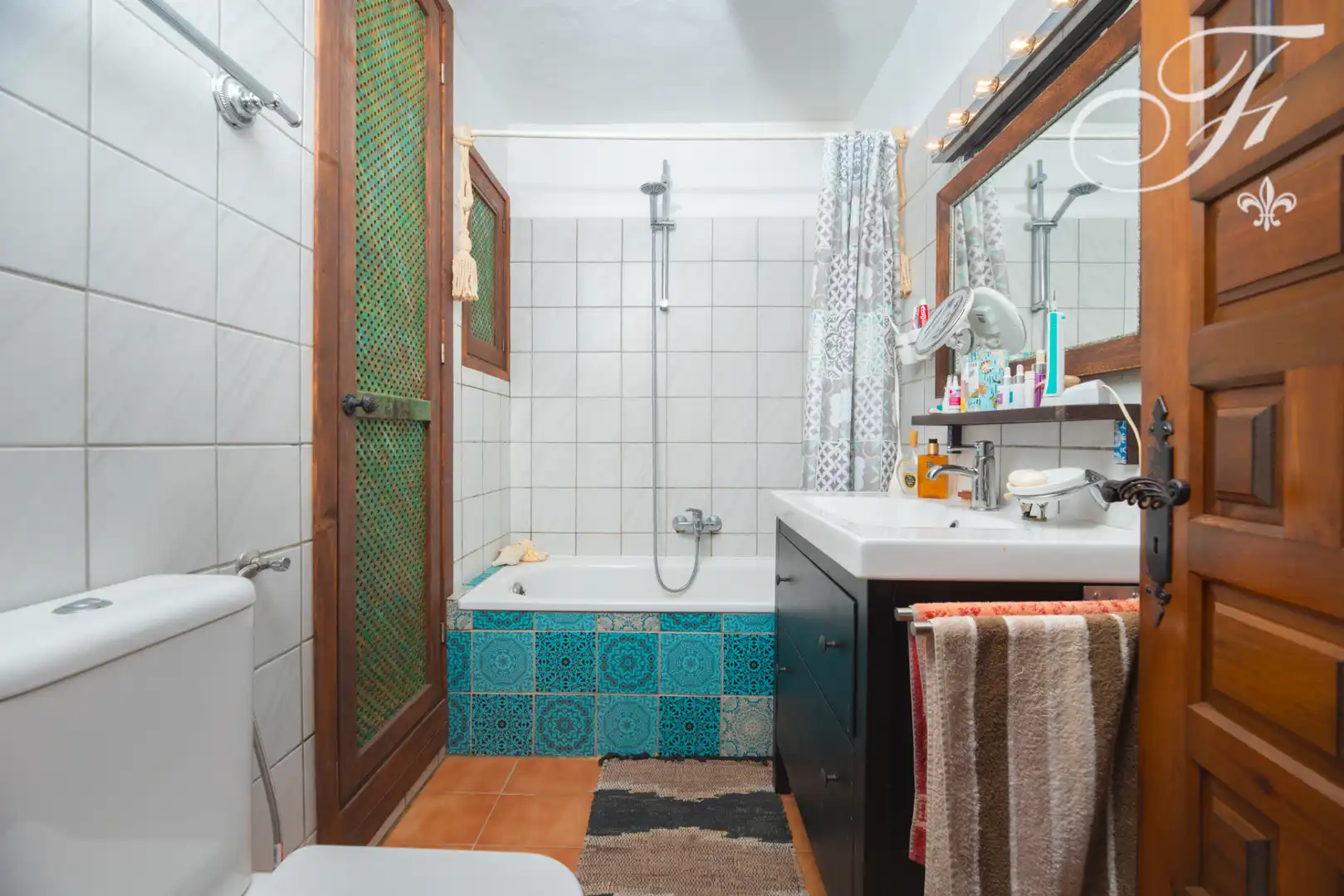 Baño de Apartamento en venta en Santa Eulària des Riu con Aire acondicionado, Terraza y Piscina comunitaria