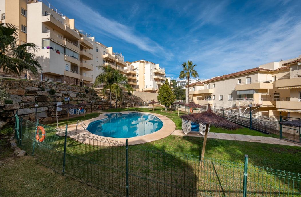 Vista exterior de Apartament en venda en Mijas amb Aire condicionat, Terrassa i Moblat