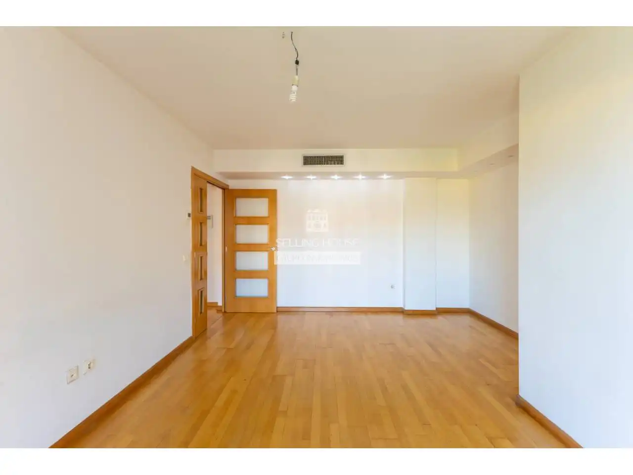 Wohnung zum Verkauf in Valencia mit Klimaanlage, Heizung und Parkett