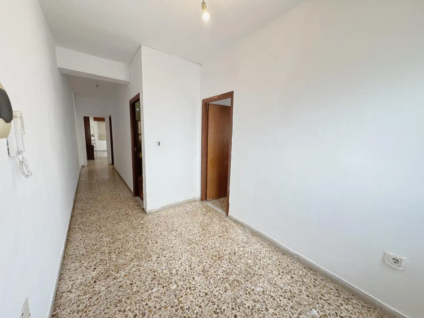 Piso en venta en Almería con Terraza y Balcón