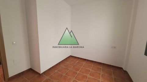 Foto 4 de Apartament en venda a Calle Nueva, Alcaucín, Málaga
