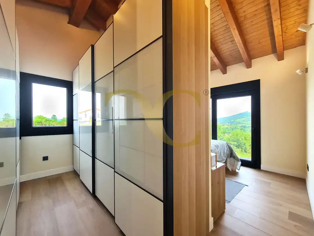 Houses for sale in Oviedo   with Air Conditioner, Heating and Private garden