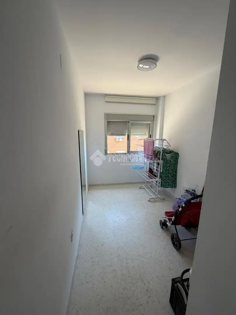 Dormitori de Pis en venda en La Rinconada amb Aire condicionat i Calefacció