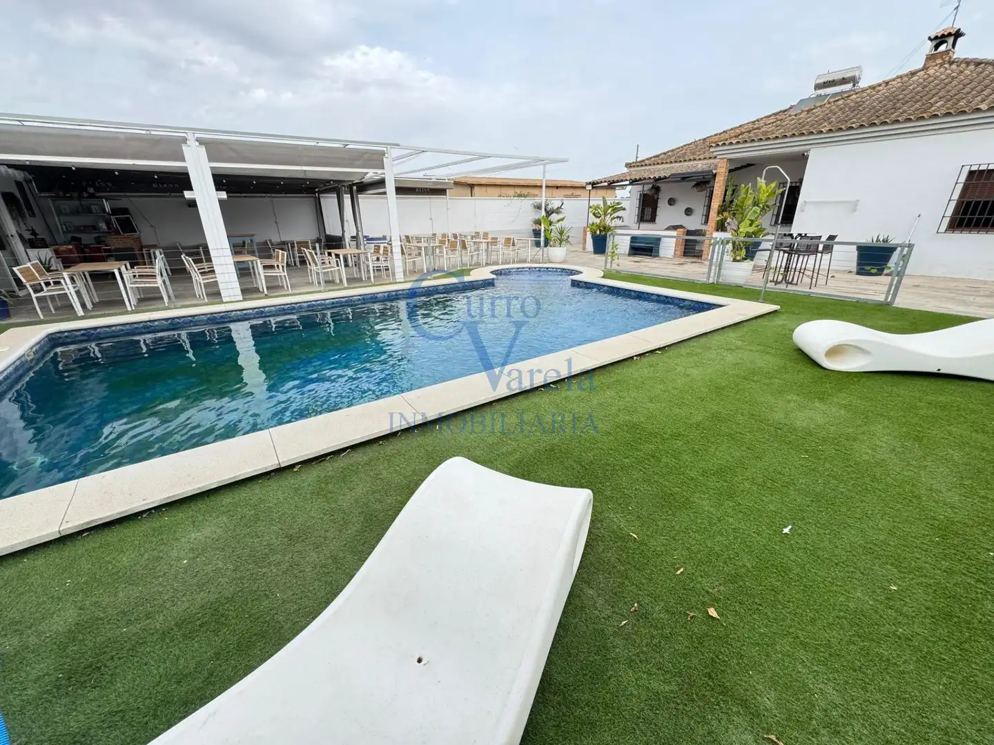 Swimming pool of Country homes for sale in Dos Hermanas  with Air Conditioner, Private garden and Storage room