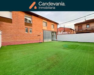 Vista exterior de Casa adosada de lloguer en Zuera amb Aire condicionat, Calefacció i Parquet