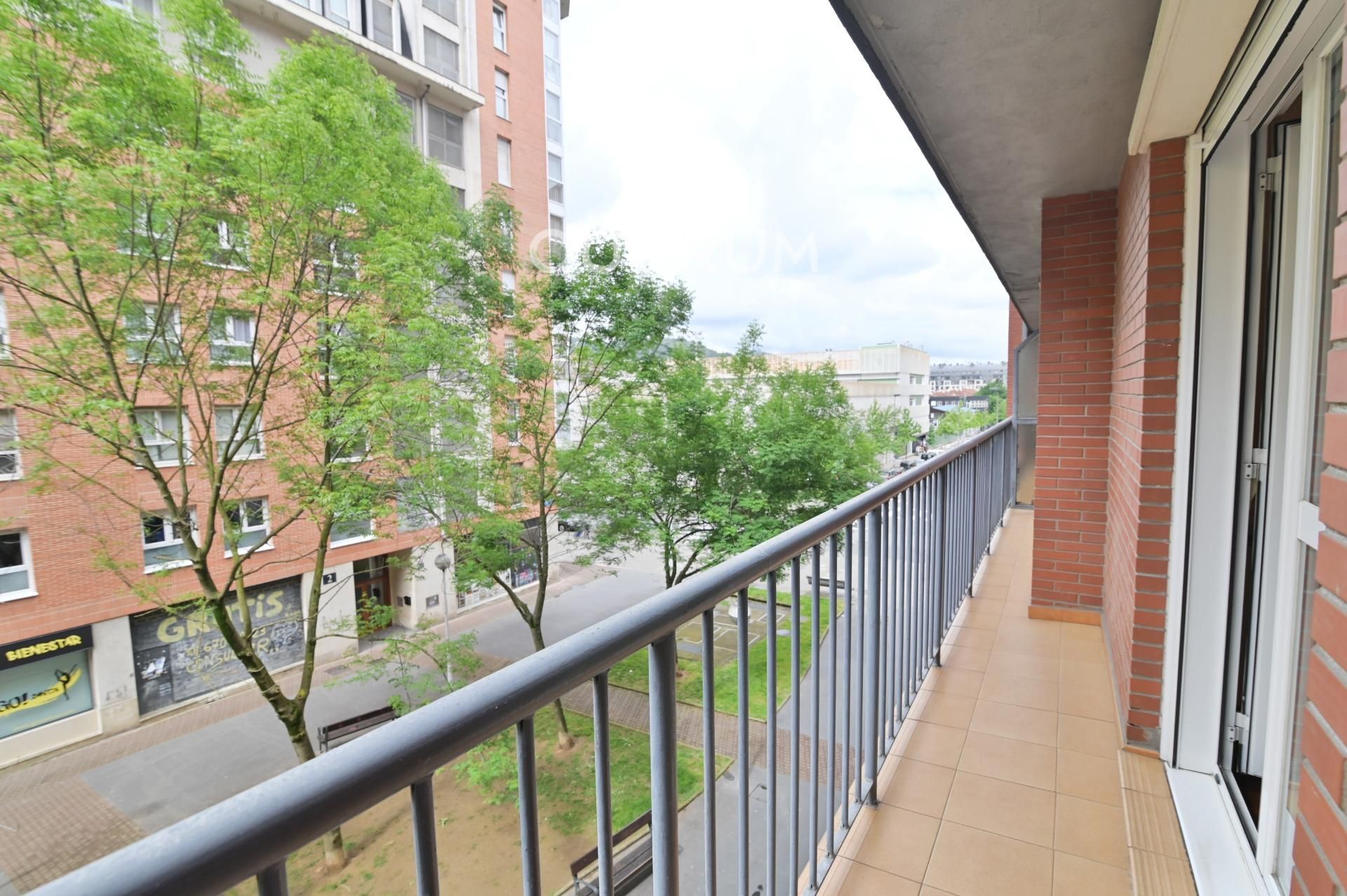 Balcony of Flat for sale in Bilbao   with Heating, Parquet flooring and Terrace