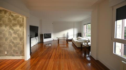 Foto 2 de Casa adosada en venta en Calle Calle de Landatxueta, Loiu, Bizkaia