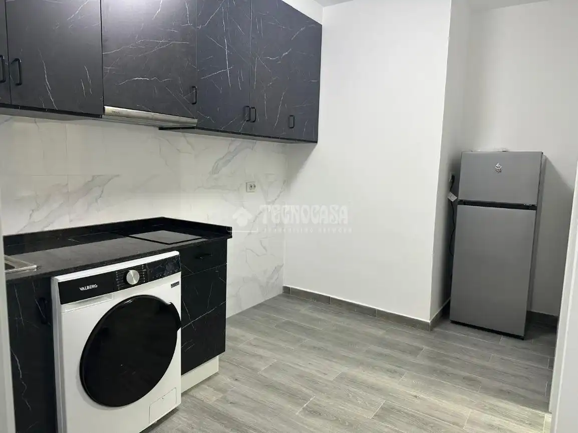 Kitchen of Buildings for sale in Madrid