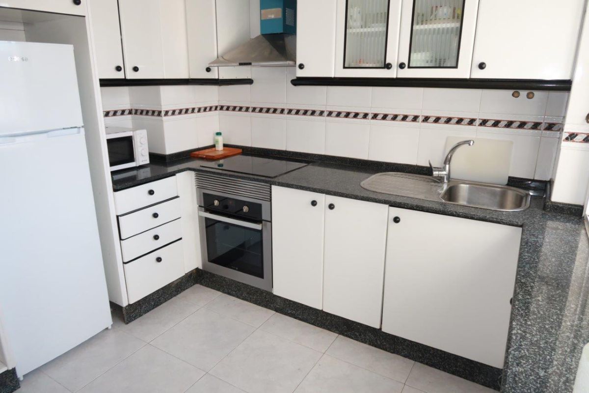 Cocina de Piso de alquiler en A Coruña Capital  con Calefacción, Parquet y Amueblado