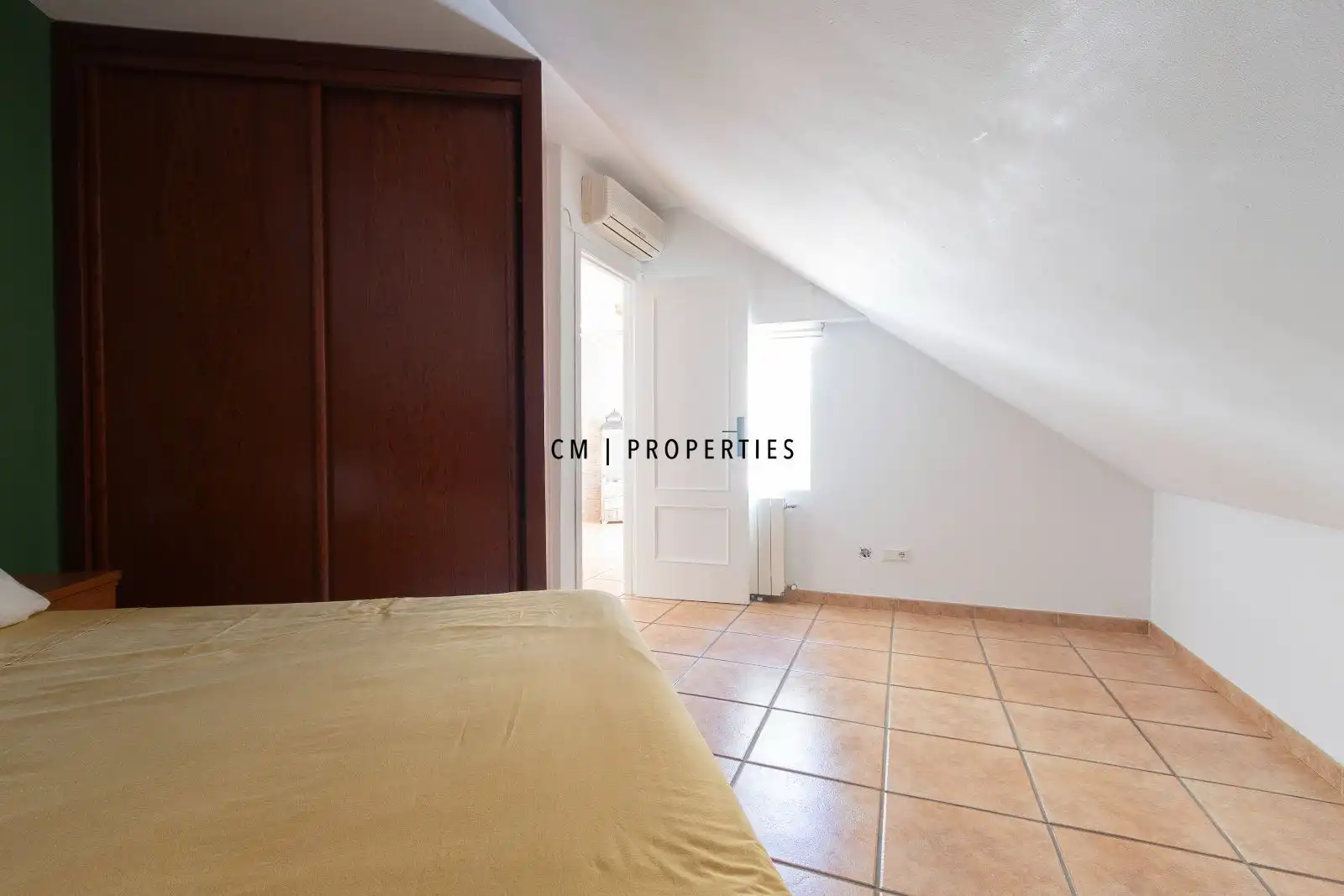 Habitación de Ático de alquiler en Faura con Aire acondicionado, Calefacción y Terraza