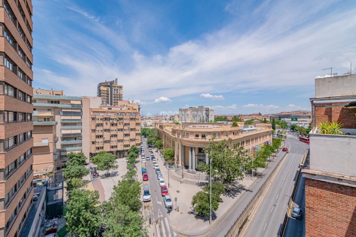 Exterior view of Flat for sale in  Granada Capital