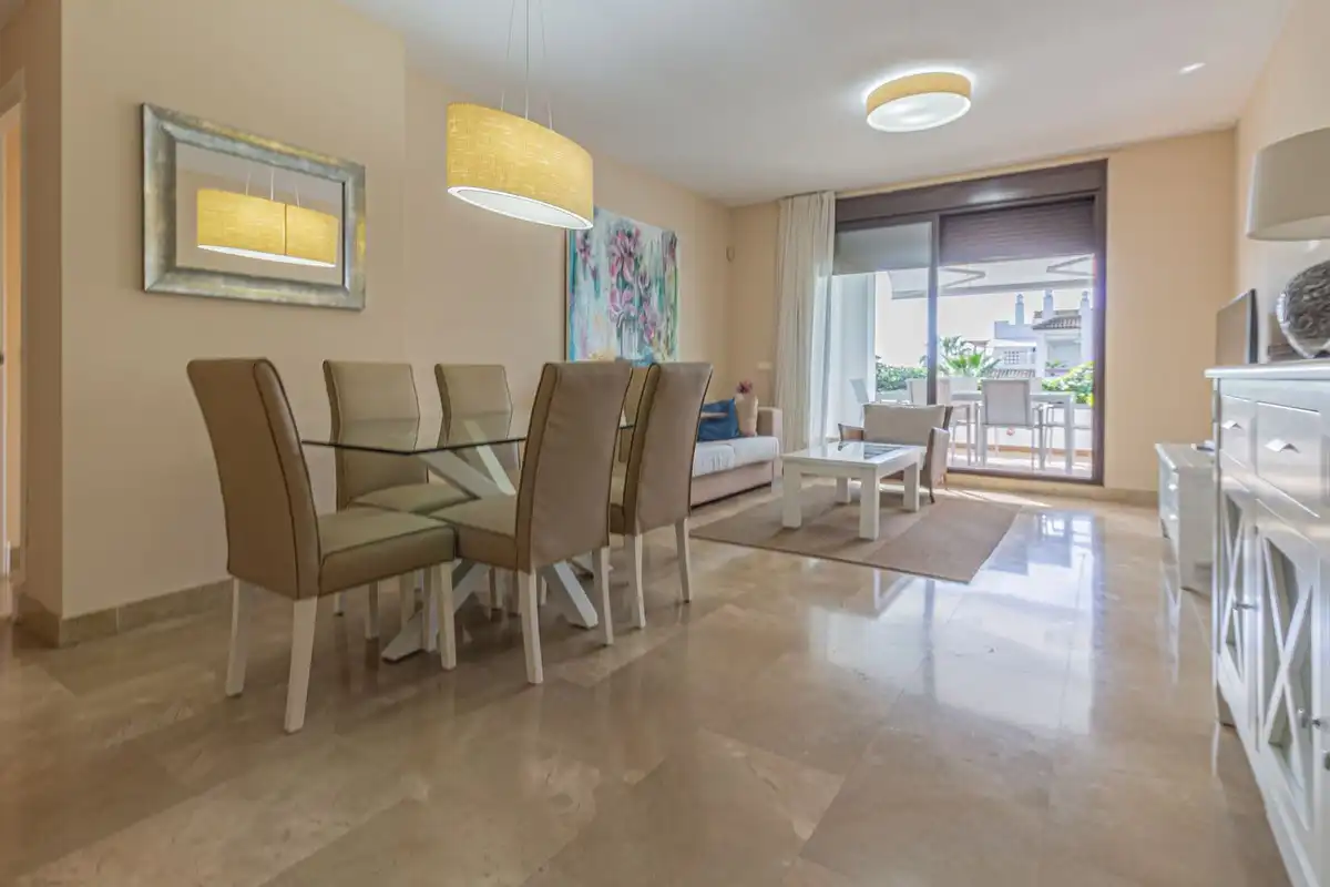 Erdgeschosswohnung mit Pool zur Miete in La Alcaidesa, imagen 2