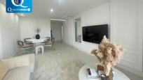 Sala d'estar de Apartament en venda en Elche / Elx amb Aire condicionat