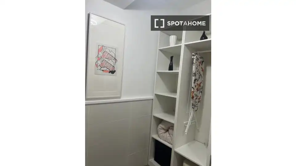 Baño de Piso de alquiler en Madrid con Aire acondicionado, Calefacción y Amueblado