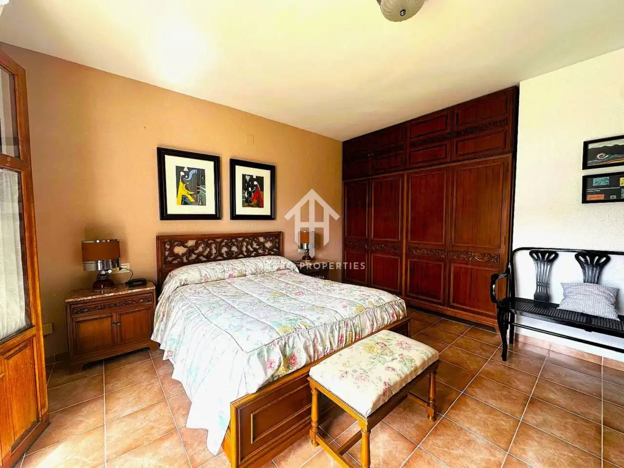 Dormitori de Casa o xalet en venda en Loja amb Aire condicionat, Jardí privat i Terrassa