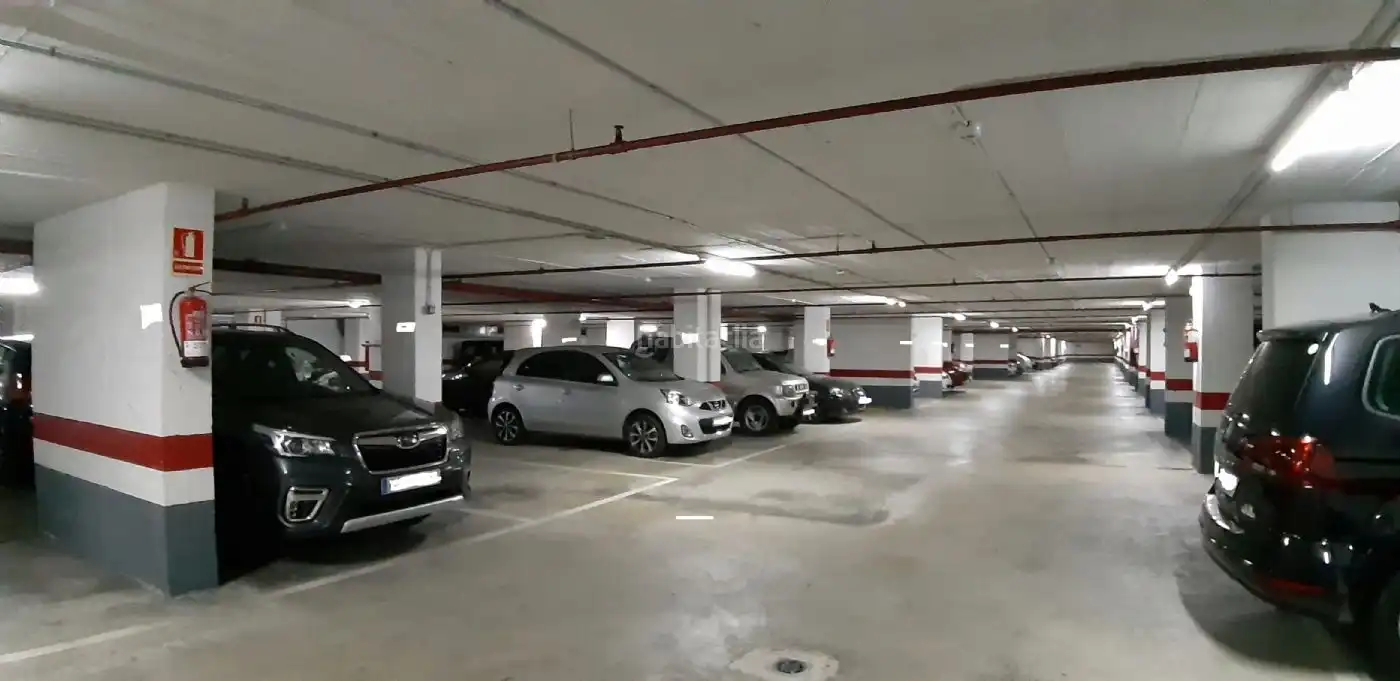 Einzelparkplatz zum Verkauf in Avinguda de Can Marcet 14