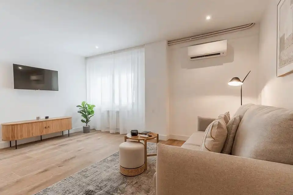 Living room of Flat for sale in Madrid  with Air Conditioner, Heating and Private garden