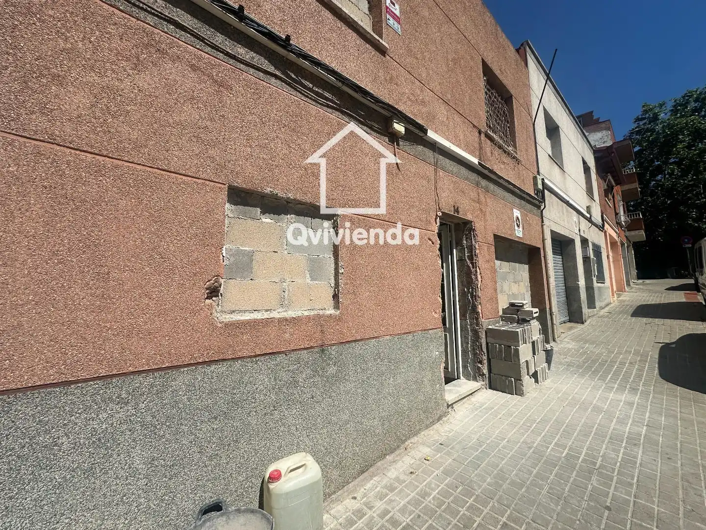 Vista exterior de Casa adosada en venda en Sabadell