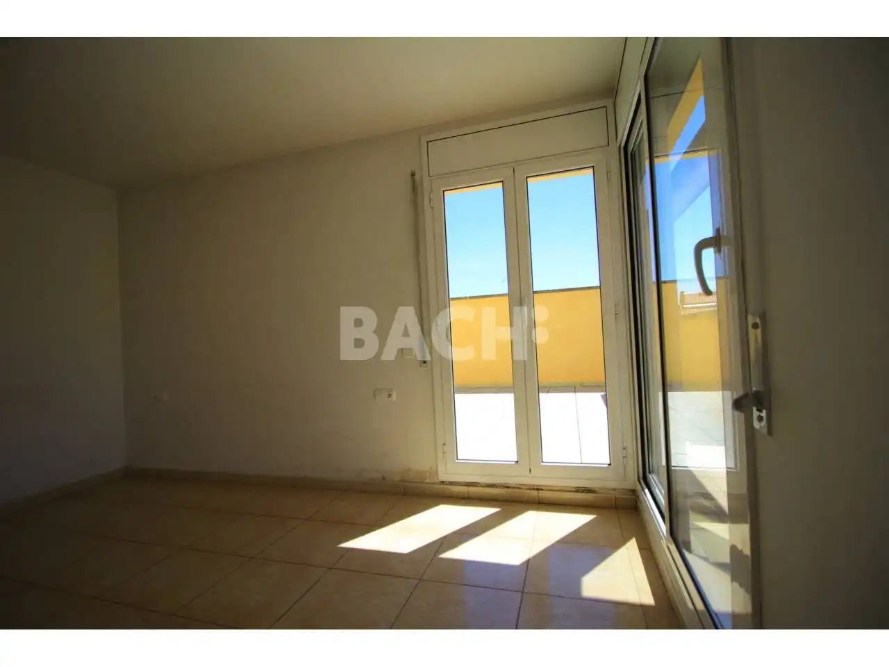 Sala d'estar de Dúplex en venda en Vic amb Calefacció, Terrassa i Traster