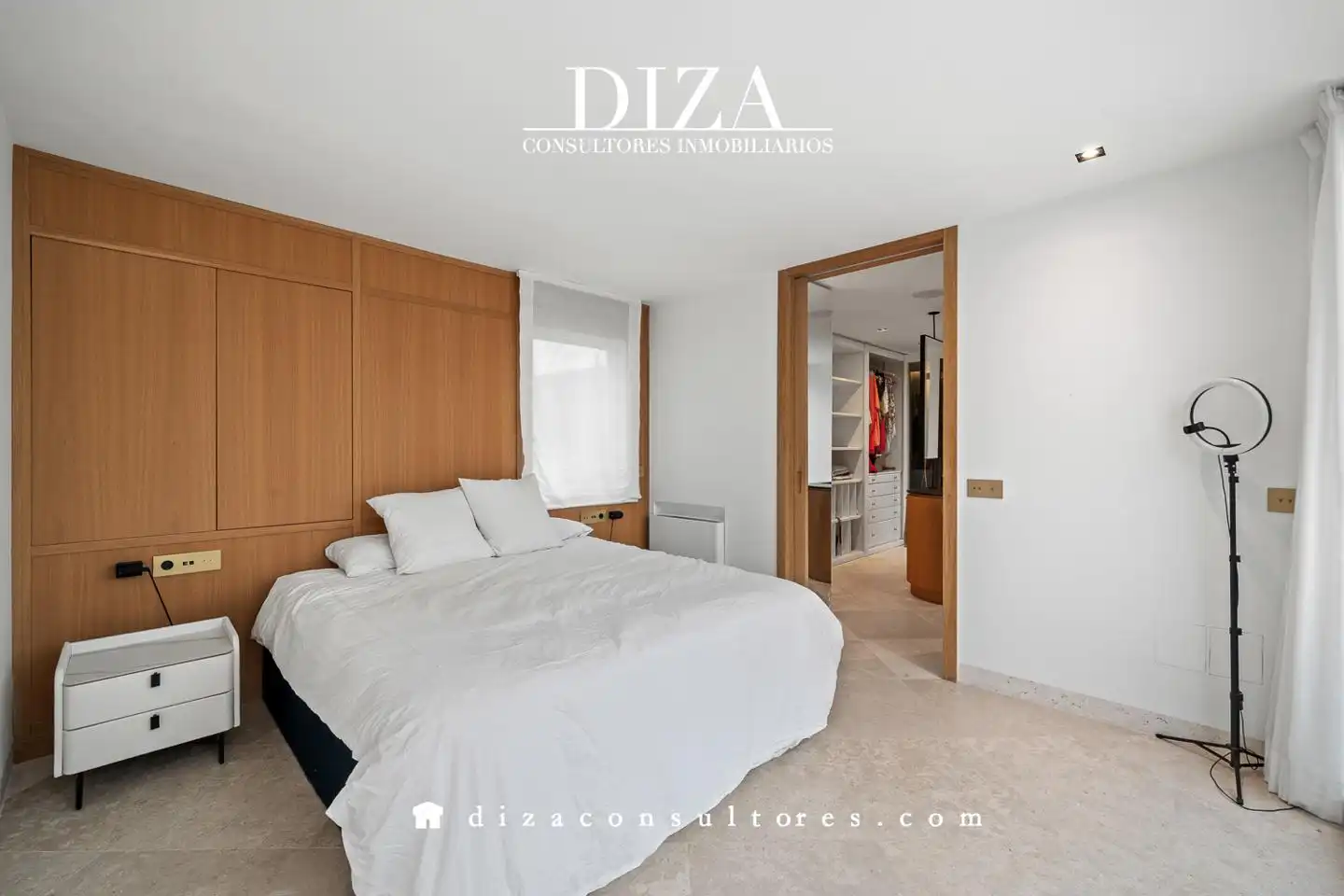 Bedroom of Attic for sale in Madrid  with Air Conditioner, Terrace and Storage room