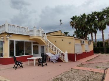 Xalet amb balcó en venda a partida colorada