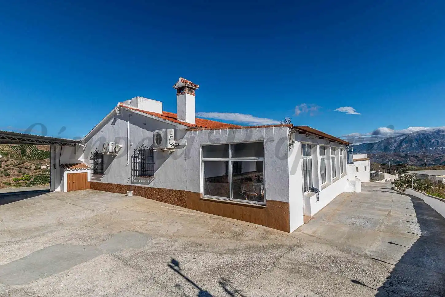 Casa amb piscina en venda a Macharaviaya