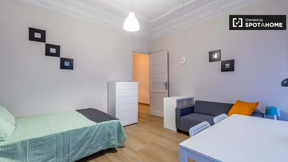 Bedroom of Flat for rent in Valencia  with Air Conditioner, Heating and Furnished