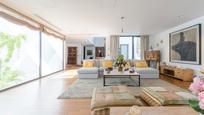 Living room of House or chalet for sale in  Madrid Capital  with Air Conditioner, Heating and Private garden