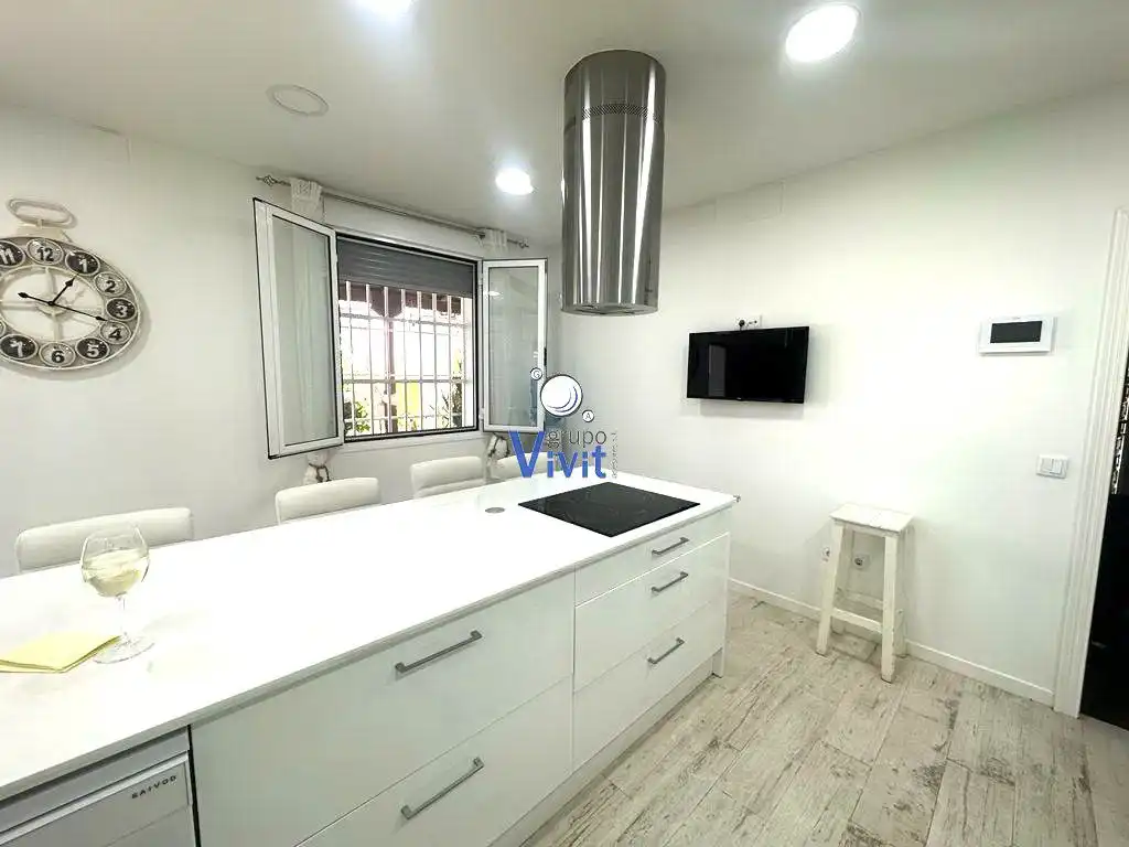 Cocina de Casa o chalet en venta en Alcalá de Guadaira con Aire acondicionado, Jardín privado y Piscina