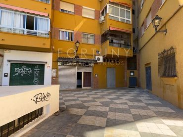 Local comercial en venta en Calle Jonas 5