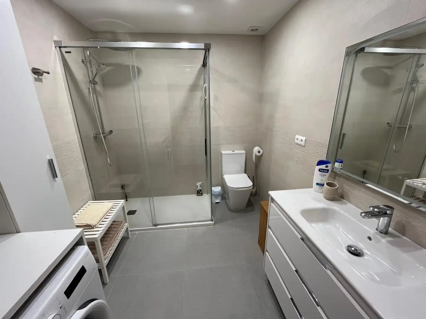 Badezimmer von Wohnung zur Miete in Valencia mit Klimaanlage, Heizung und Möbliert