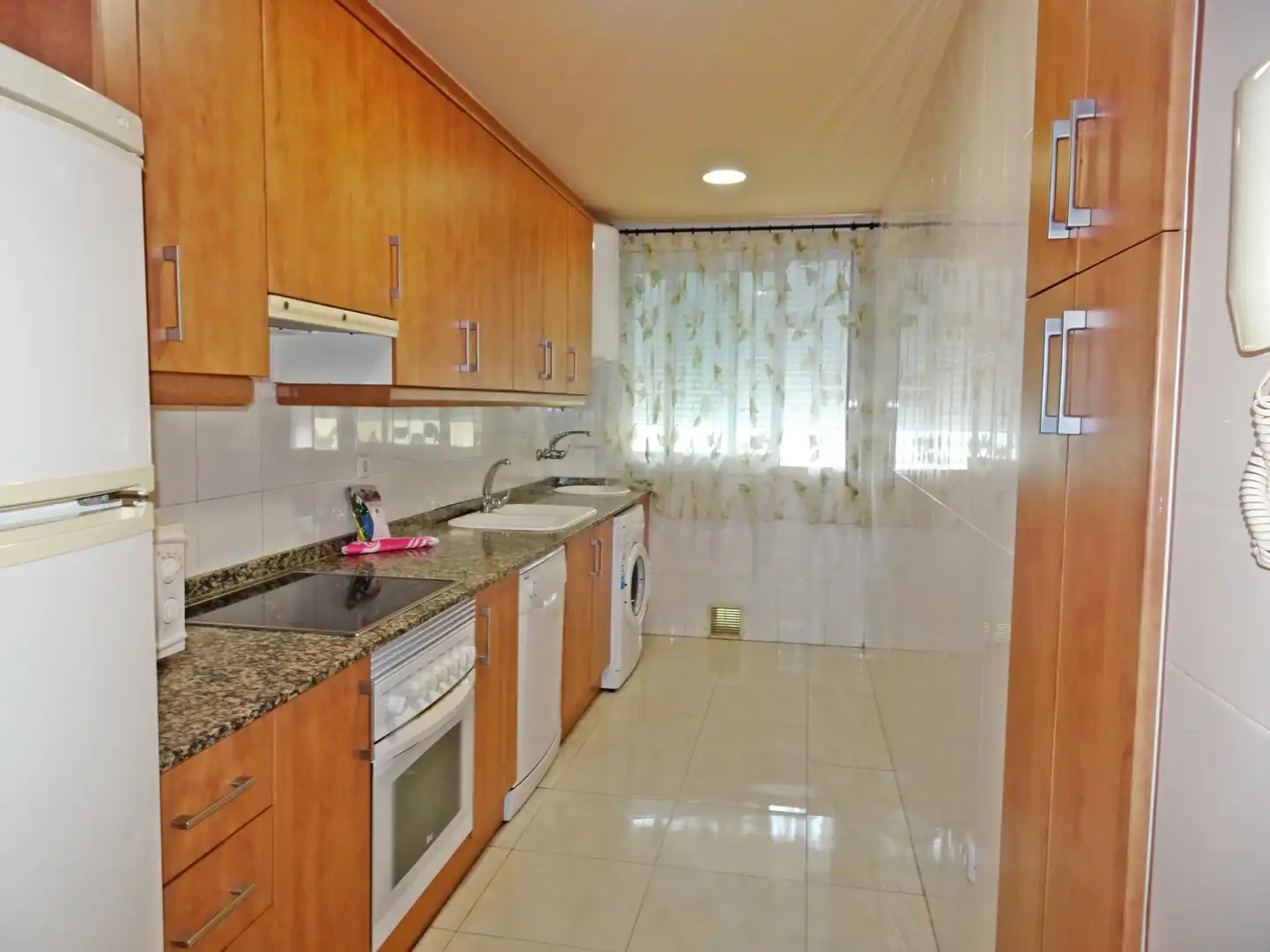 Cocina de Apartamento de alquiler en Gandia con Parquet, Terraza y Amueblado