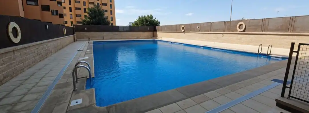 Swimming pool of Flat for rent in  Madrid Capital  with Air Conditioner, Heating and Swimming Pool