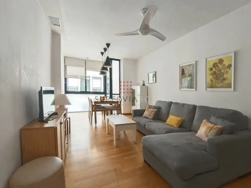 Wohnzimmer von Dachboden zum Verkauf in Barcelona mit Balkon