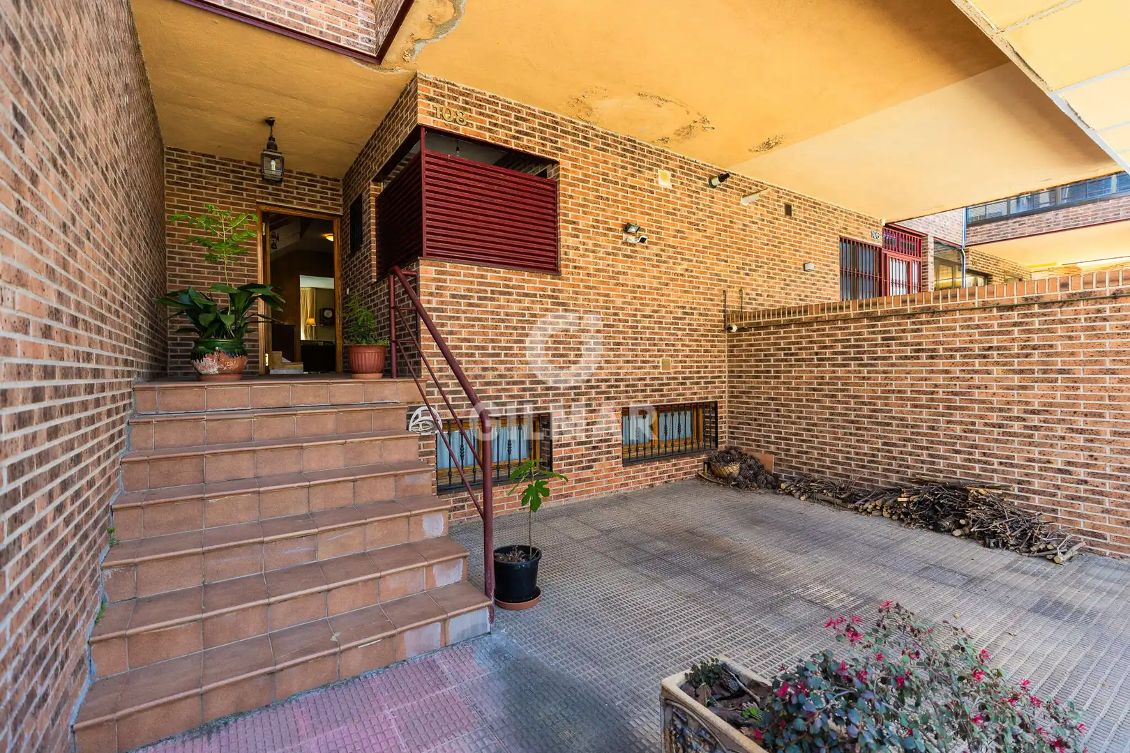 Vista exterior de Casa adosada en venta en Collado Villalba con Calefacción, Jardín privado y Piscina
